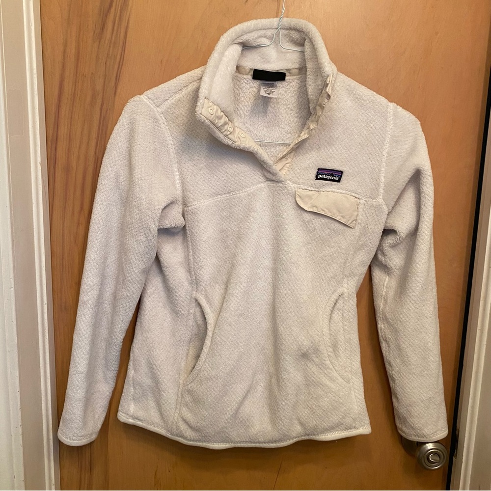 White retool Patagonia pullover